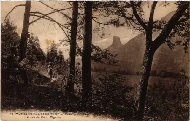 CPA MONESTIER-de-CLERMONT - Petite promenade et vue du Mont AIGUILLE (583669)