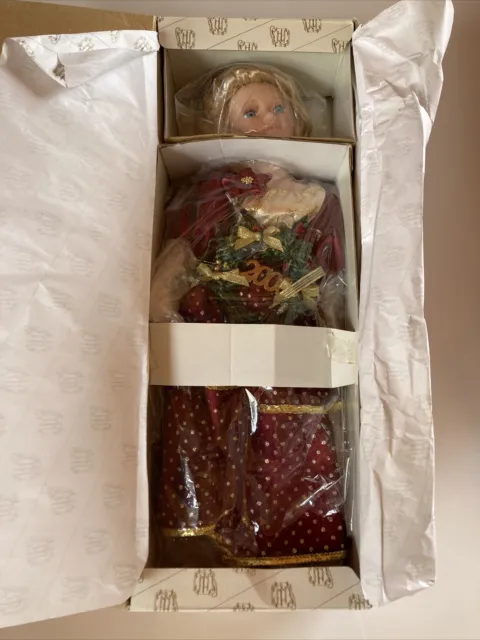 NIB Heritage Signature Collection Porcelain Light Up Doll HOLLY # 12284  2