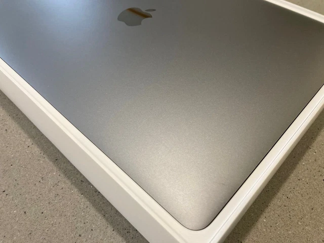 Apple MacBook Pro 15" 2017 i7 2.8GHz 16GB RAM 256GB SSD Space Grey (NEW Battery) 6