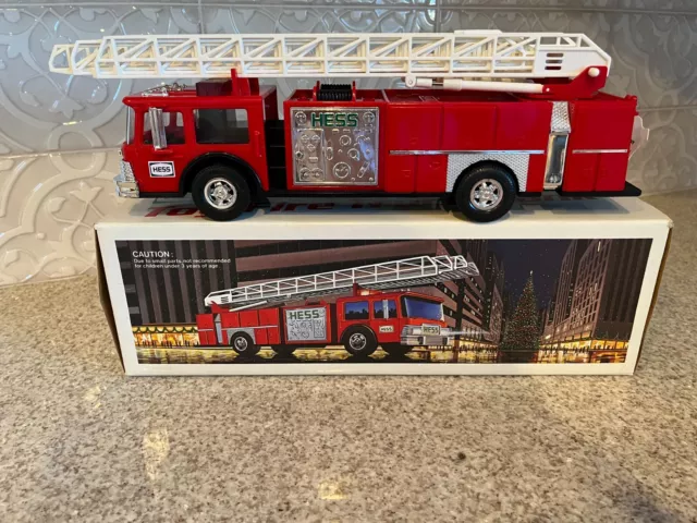 Vintage 1986 HESS TOY RED FIRE TRUCK BANK In Original Box