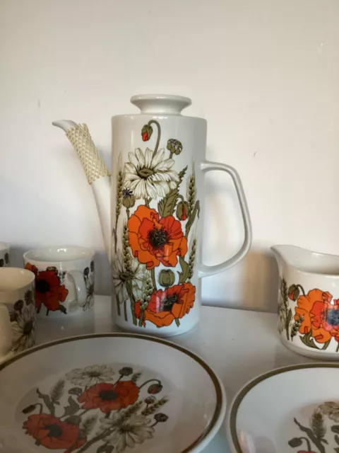Midcentury J&G Meakin Poppy Coffee pot creamer & 5 cups and 5 side plates VGC 2