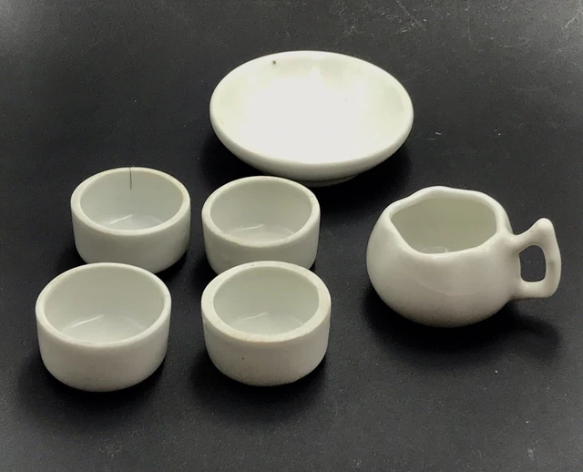 ANCIENNE ASSIETTE faience HENRIOT QUIMPER relief sonneurs bretons ANCIENNE ASSIETTE faience HENRIOT QUIMPER relief sonneurs bretons