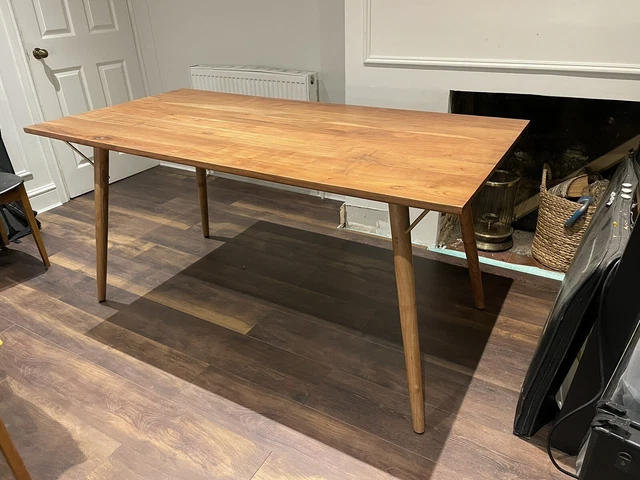 Swoon concrete store table