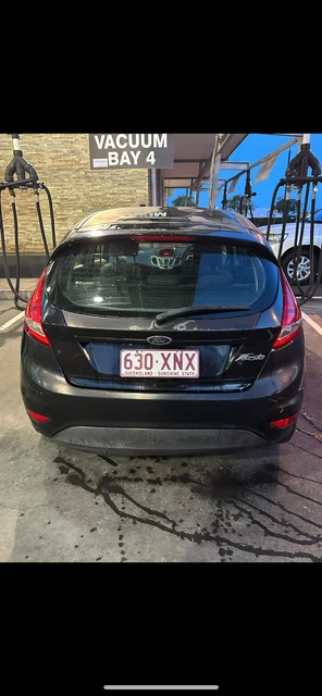 Ford Fiesta 2009 (4 door) 2