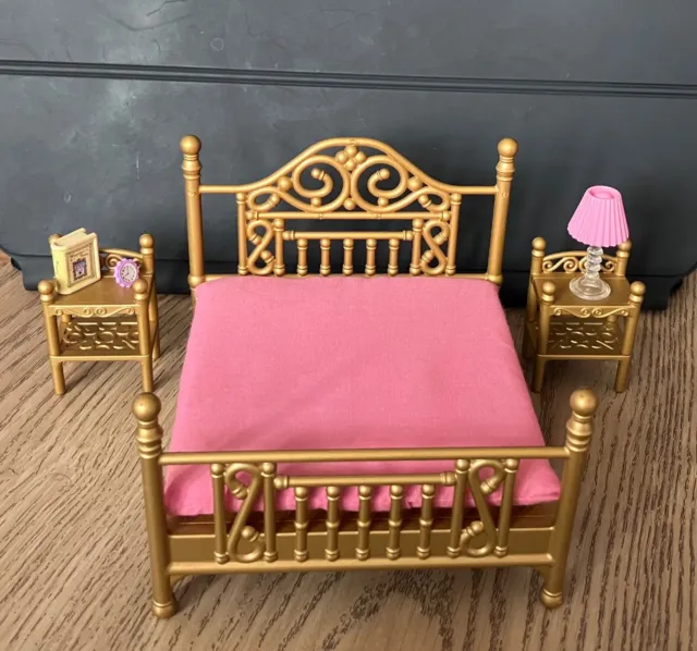 LUXURY SYLVANIAN FAMILIES, Dolls house Brass effect bed set. Great  condition++ £10.99 - PicClick UK