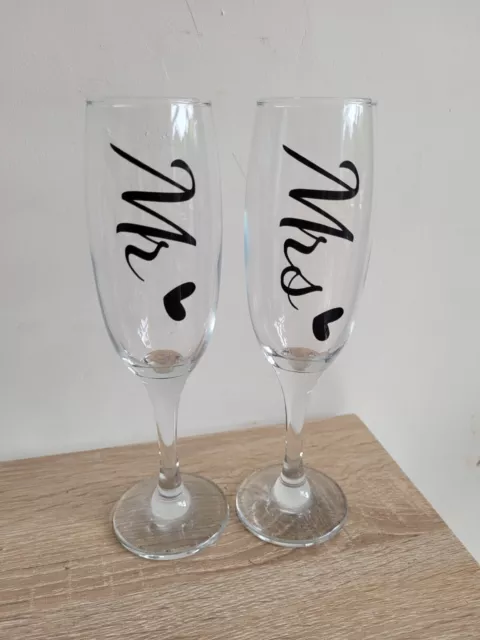 Mr & Mrs Champayne flutes set - Wedding Item/ Gift