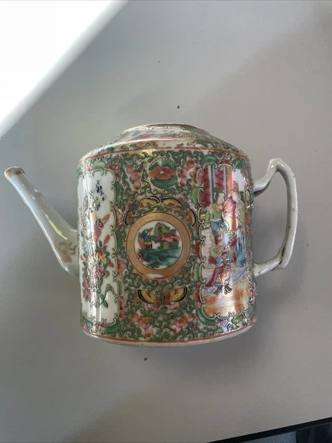 Théière porcelaine canton Chine XIX barbotine décor oiseau papillon émaux fleur
