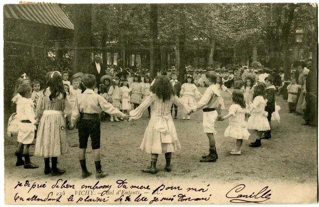 CPA 03 Allier Vichy Animated Children's Ball