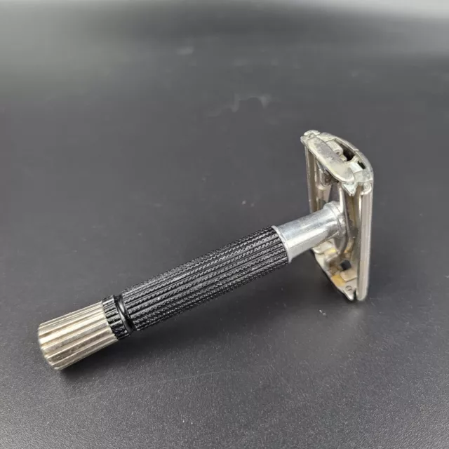 1964 Gillette Super Speed Black Handle Flare Tip DE TTO Razor Date Code L-4