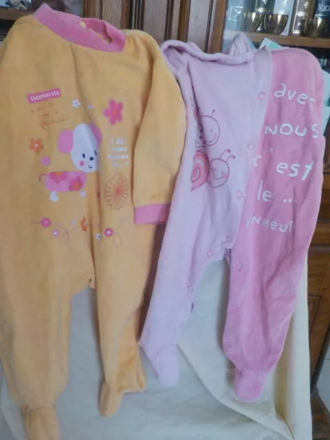 Lot de 2 PYJAMAS / GRENOUILLERES - taille 6 mois - TBE -