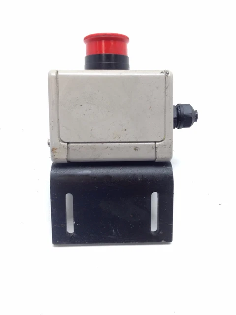 IDEC Push button control box	KGNW     #6286