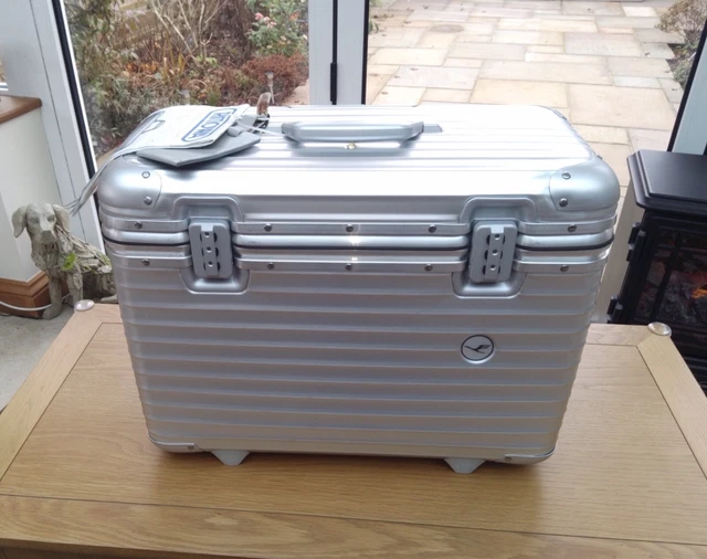 Rimowa Lufthansa Topaz Pilot Case