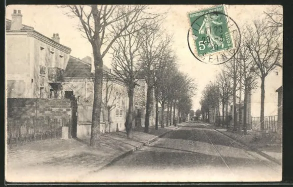 CPA Joigny, vue de la rue avec vue du bâtiment 1910