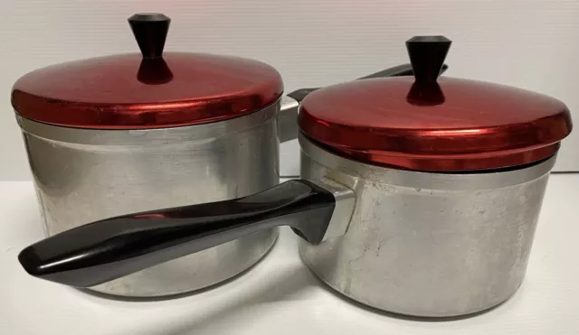 https://www.picclickimg.com/G1QAAOSw4zZlR6ym/Chef-Anodised-Aluminium-Saucepans-X2-Red-Lid-Bakelite.webp