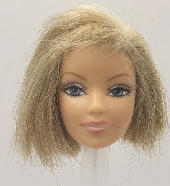 Poupée Barbie United Colors Of Benetton Osaka 2005 - NEUVE RARE