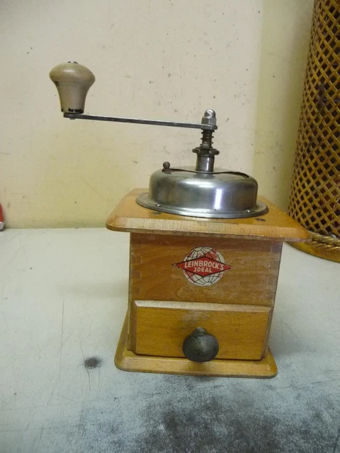 2986. Alte Kaffeemühle Kaffee Mühle Handmühle Standmühle Leinbrock's Ideal