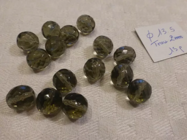 Lot de 15 perles à FACETTES diam 13.5 mm en verre de Bohème gris fumé