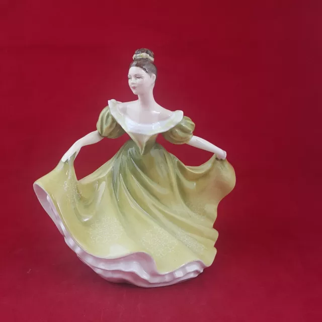 Royal Doulton Figurine HN2329 - Lynne - 6727 RD