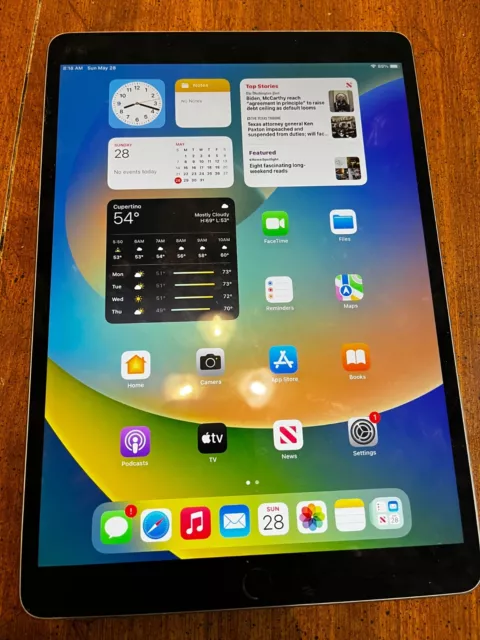 Apple iPad Pro 2nd Gen. 64GB, Wi-Fi, 10.5 in - Space Gray