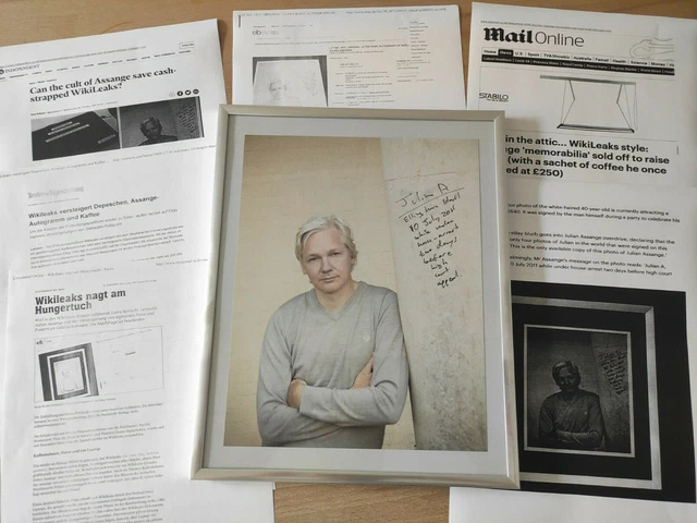 Julian Assange Autograph 2011 filmati rari media coperti dalla storia di WikiLeaks Julian Assange Autograph 2011 filmati rari media coperti dalla storia di WikiLeaks