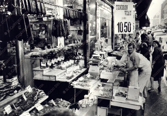 FRANCE Paris Rue d’Aligre Boutique Photo