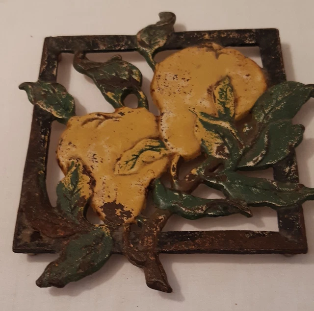 Olla de hierro fundido vintage con soporte peras y hojas trípode decoración de cocina