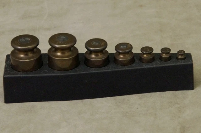 Gewichte Messing 7 Stück 5G 10G 20G 50G 100G 2X 200G Im Träger/ Halter