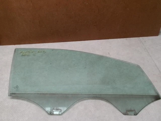 Vitre avant droit VOLKSWAGEN POLO 5 PHASE 1 1.2i - 12V /R:67906919