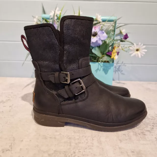 Ugg simmens deals boot size 7
