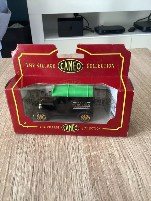 CORGI THE VILLAGE CAMEO COLLECTION D750 MODEL T FORD City & Suburban Carrier's