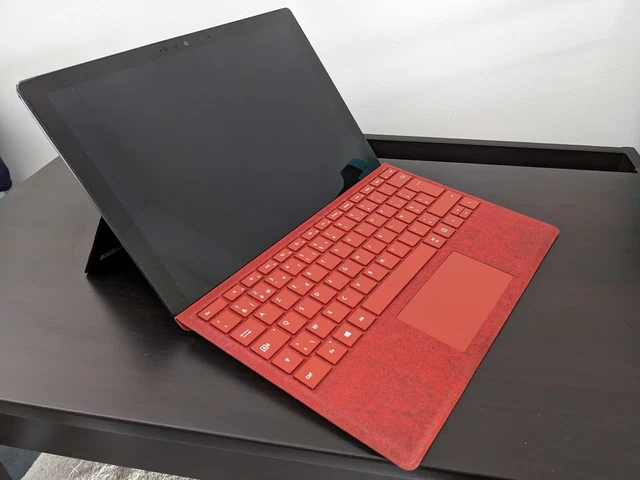 Microsoft Surface Pro 4, 12.3 QHD Érintős, Intel® Core™ I5-6300U