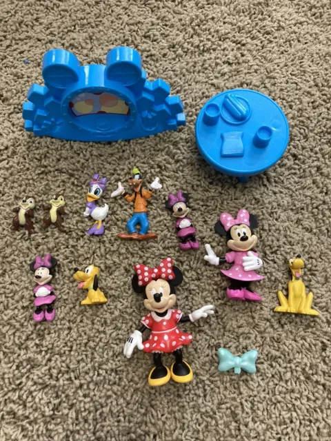 Disney Character Lot Pluto, Minnie, Donald, Goofy, Chip And Dale  Figurines
