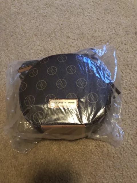 Adrienne vittadini sales clamcase crossbody