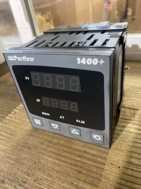 Partlow Temperature Controller 1400+ Model P4102