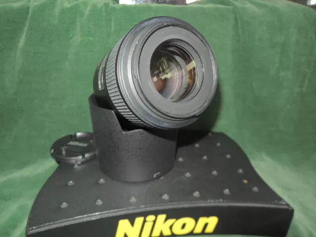 Nikon Nikkor AFS 105 mm F 2.8 G. VR Superb Macro lens