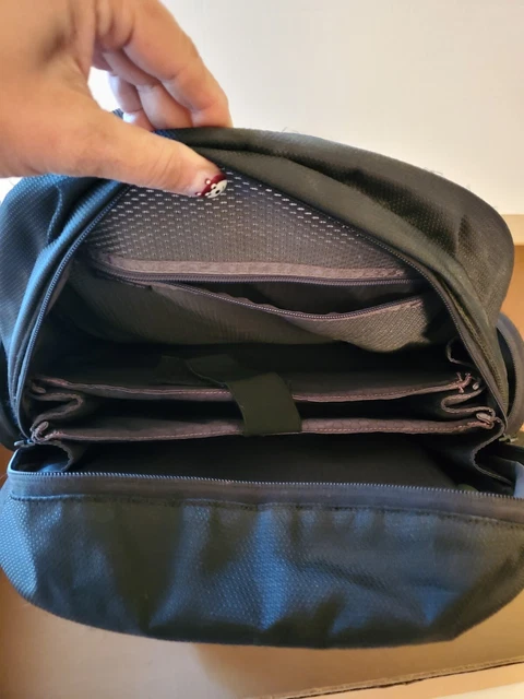 Tumi Laptop Backpack BLACK, used only 2x, received as gift 3