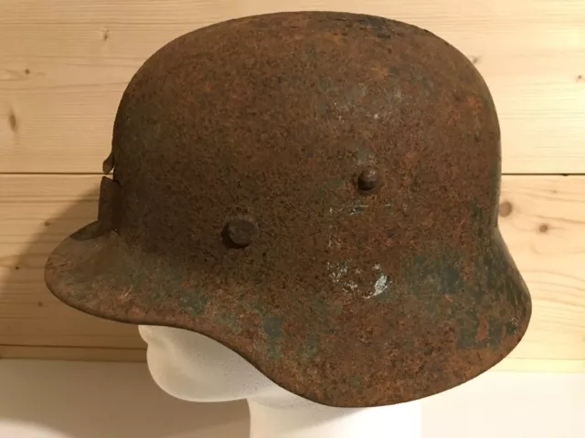 Coque casque Allemand ww2, insignes POLIZEI, impacté