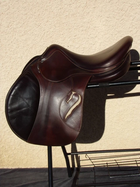 Selle Mixte Cuir FelsBach – 17,5 Pouces – Noire – Neuve (détail Emballage)