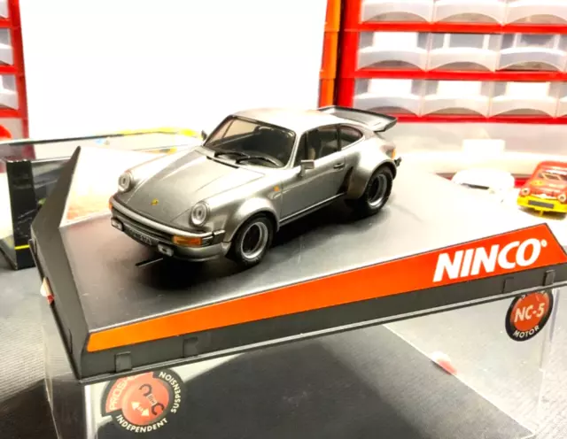 🟢 NEU NINCO 50338 Porsche 911 TURBO Anthracite ˋ77 selten - Slotcar 1:32