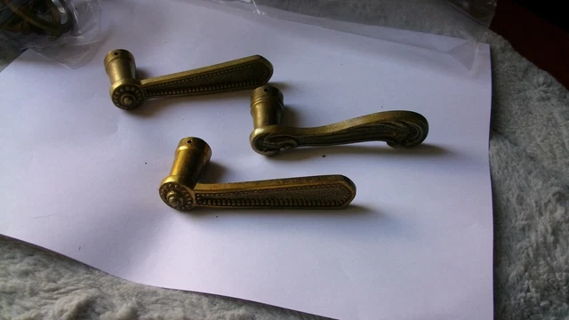 ANCIENNE POIGNEE DE PORTE EN BRONZE ? CARRE DE 7mm EUR 6,00 - PicClick FR