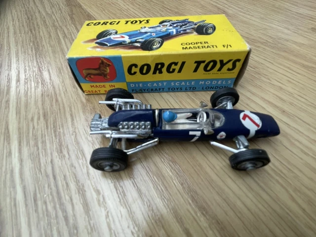 CORGI TOYS : Ensemble de 2 voitures type Racing car comprenant 1 Cooper-Maserati, for