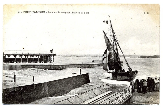 (S-16360) FRANCE - 14 - PORT EN BESSIN HUPPAIN CPA      A.D. ed.