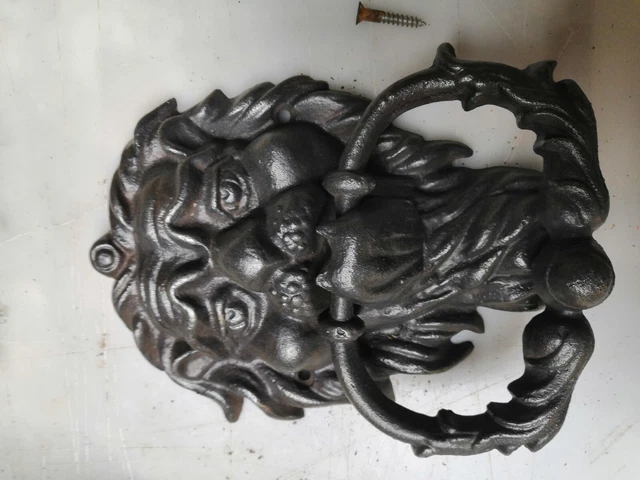 Ancien heurtoir marteau toc toc tête de lion en fonte restauration porte 2
