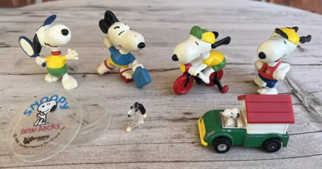 Vintage Snoopy Peanuts Dog posable figure 1958 United Features