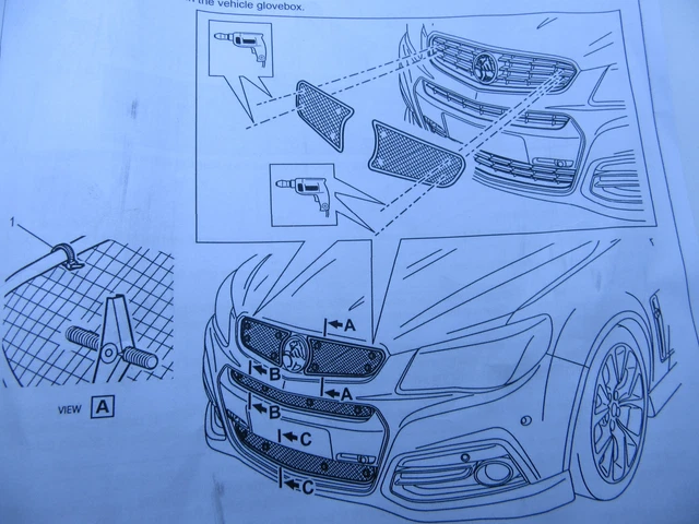 FRONT Mesh GRILLE KIT HOLDEN COMMODORE VF SS SSV SV8 UPPER - LOWER GENUINE NEW