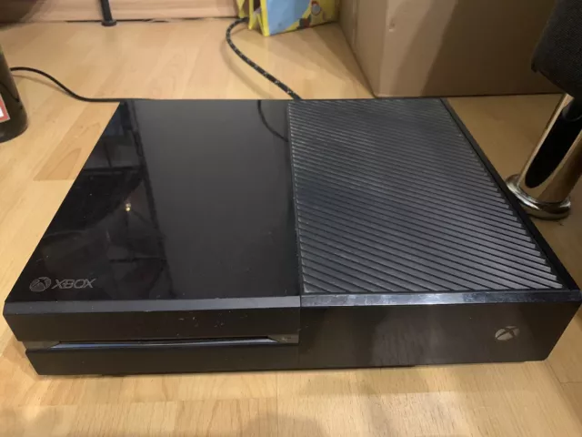 Microsoft Xbox One 500GB Spielkonsole - Schwarz 1540