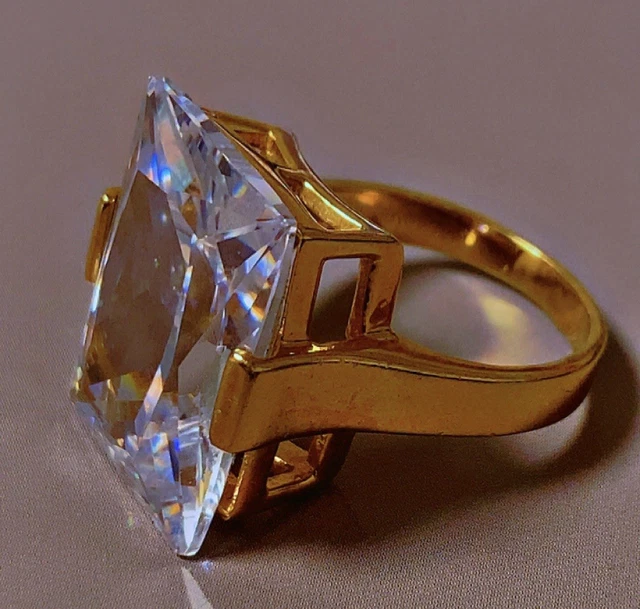 Bague Plaque Or Jaune Avec Grenats Et Pierres - Taille 55 - Environ 7 Grammes - Occasion