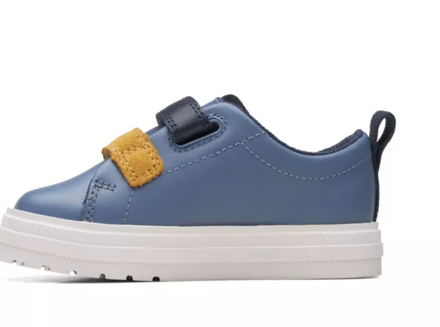 Ragazzi Clarks Nova Cheat Blu Denim Rip Nastro Chiusura Scarpe 3