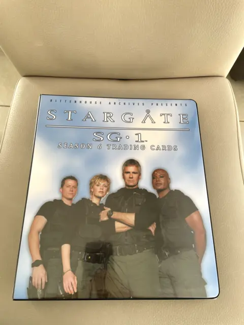 Stargate SG1 - Trading Card avec Classeur Officiel S6 + X241 Card - Rittenhouse