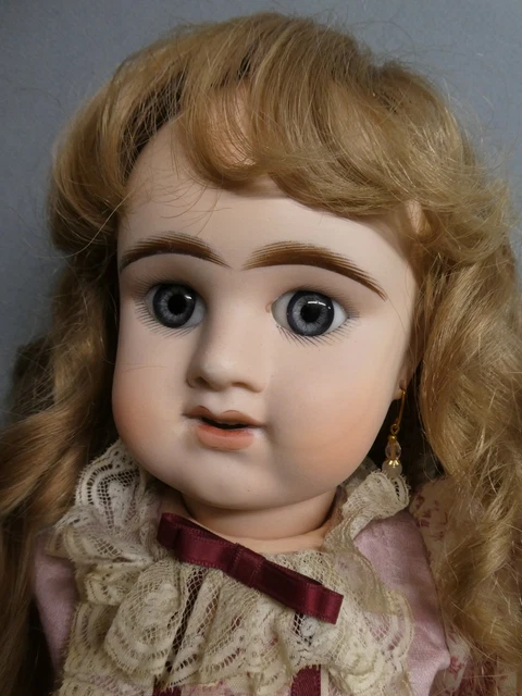 Ancienne belle grande poupée tête porcelaine corps chiffon collection vintage